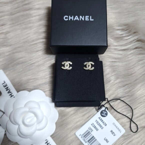 17V Authentic CHANEL Classic Mini CC Earrings - Picture 2 of 12